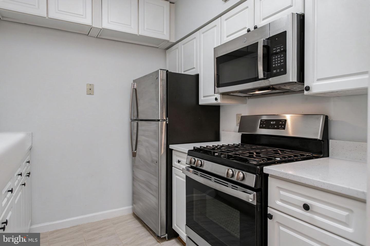 12913 Alton Sq #320 Property Photo 15