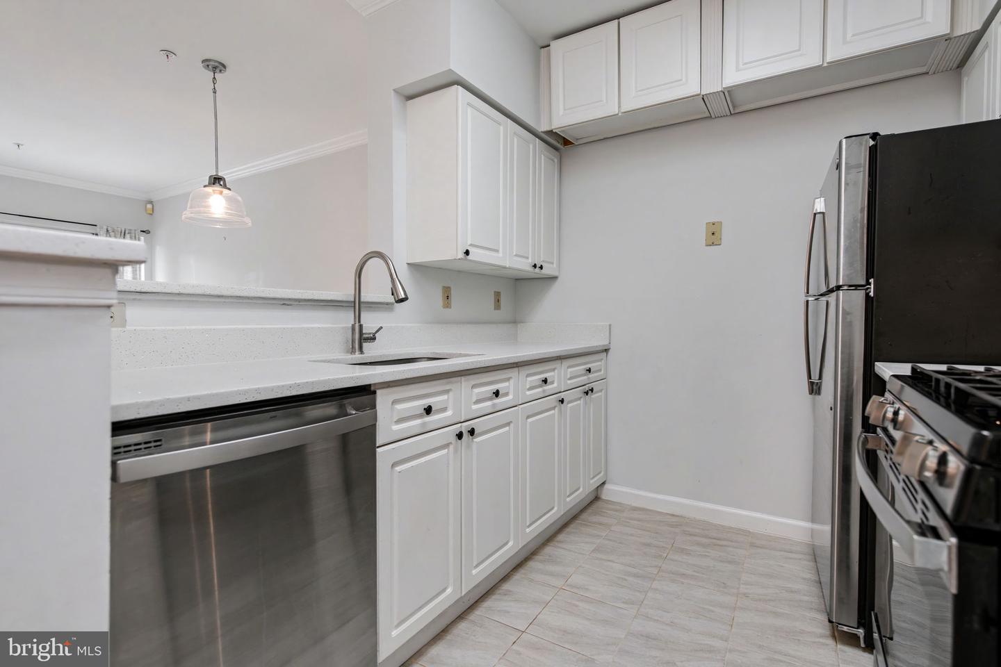 12913 Alton Sq #320 Property Photo 16