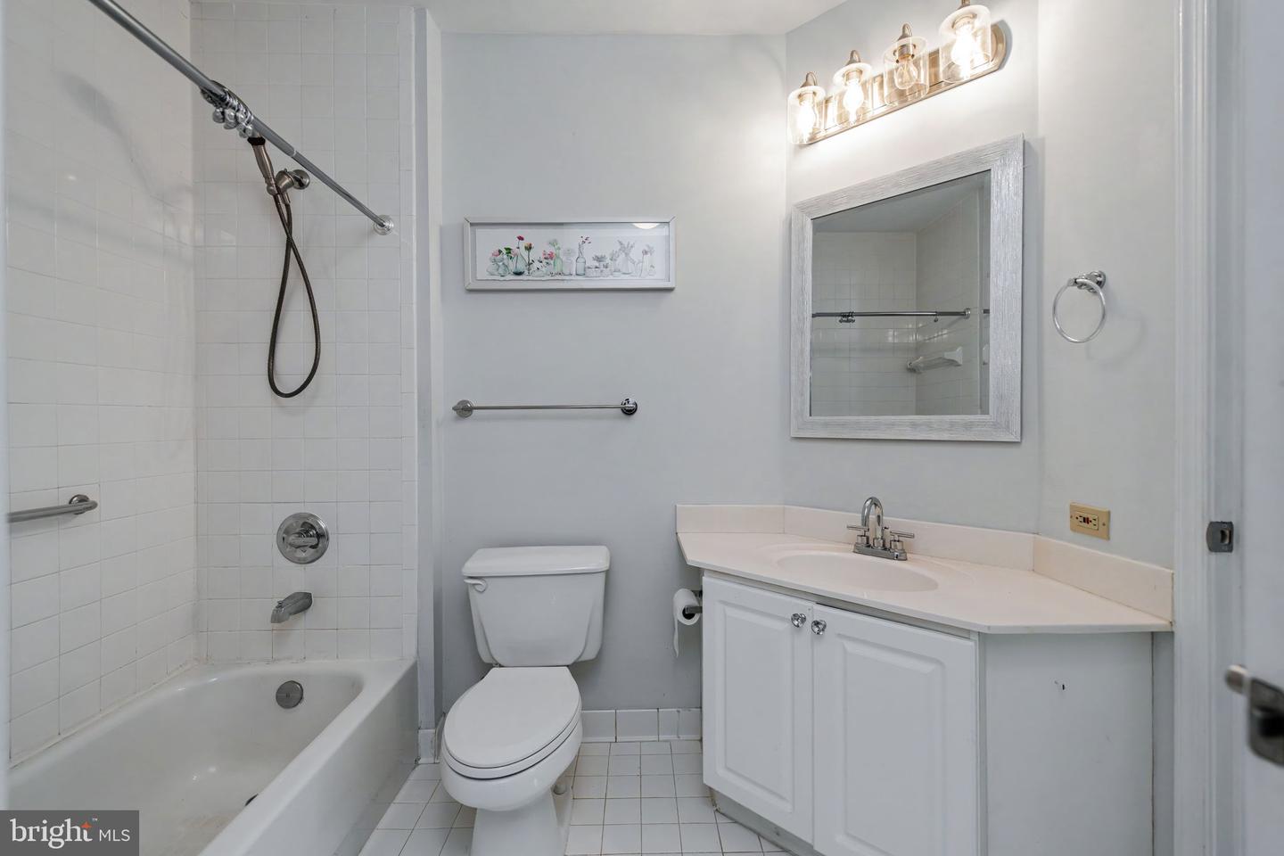 12913 Alton Sq #320 Property Photo 17