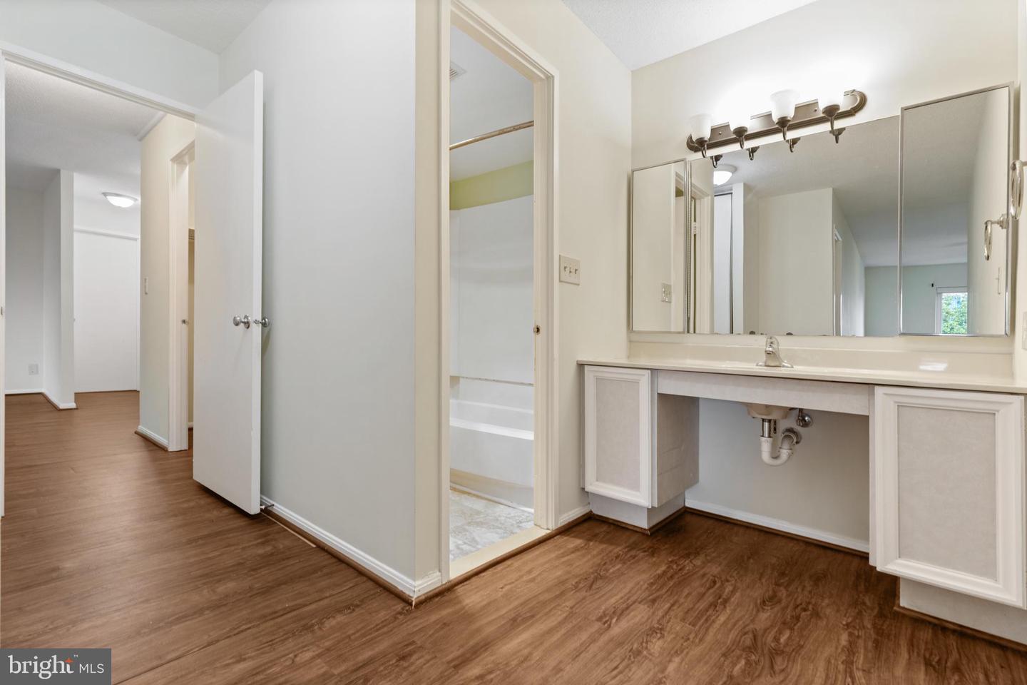 8370 Greensboro Dr #510 Property Photo 12
