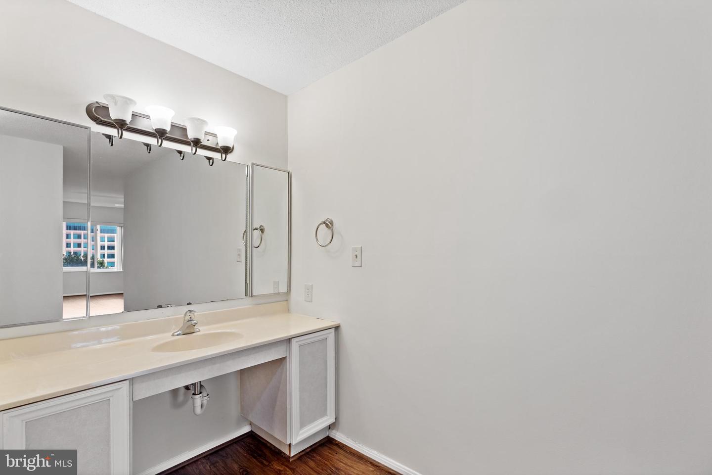 8370 Greensboro Dr #510 Property Photo 13