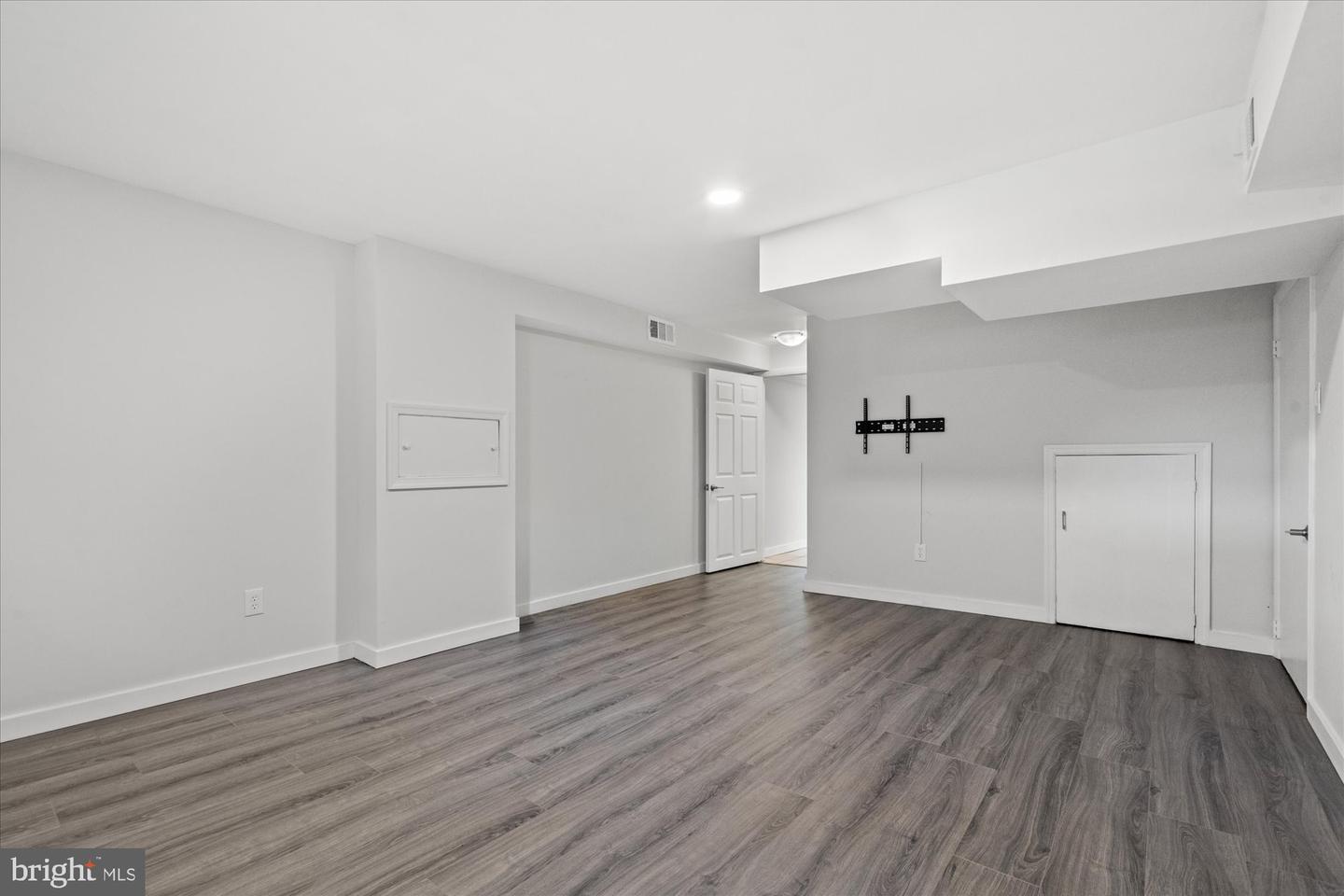 8622 Vernon Ave Property Photo 32