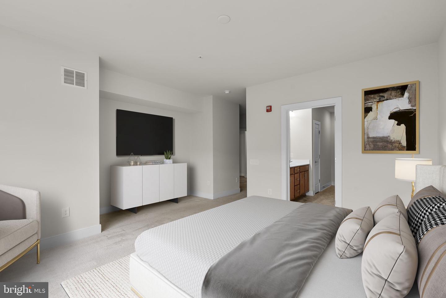 2905 Bleeker St #205 Property Photo 6