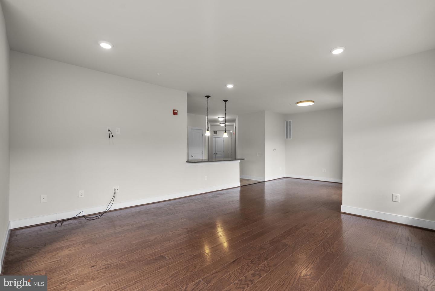 2905 Bleeker St #205 Property Photo 10