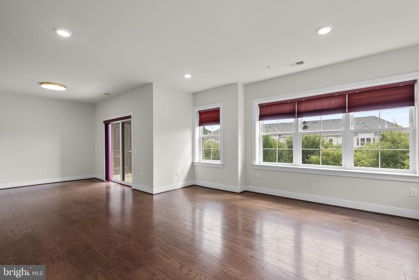 2905 Bleeker St #205 Property Photo 11