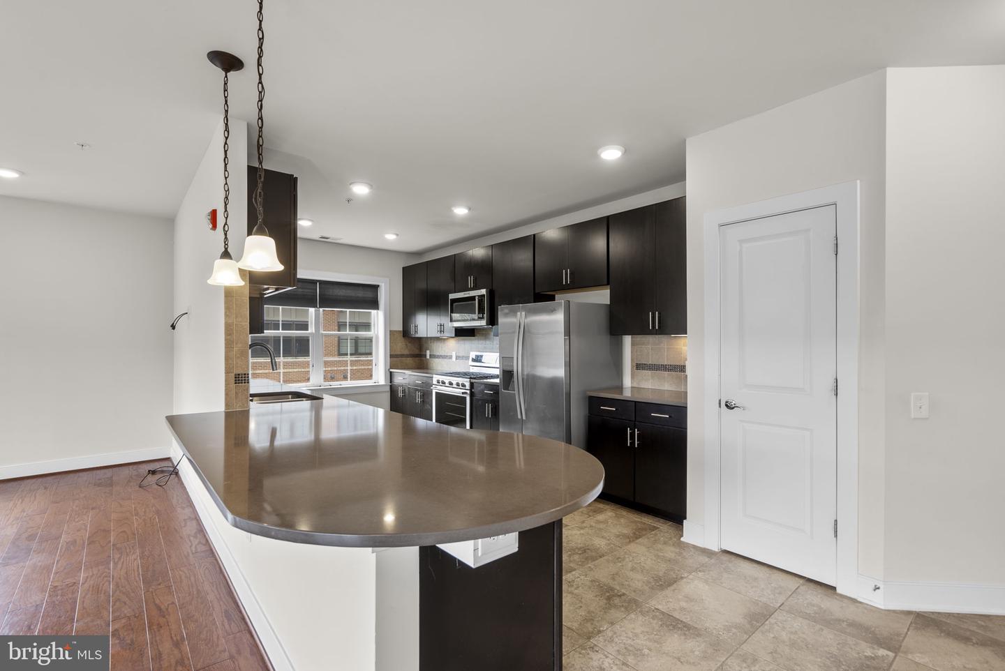 2905 Bleeker St #205 Property Photo 16
