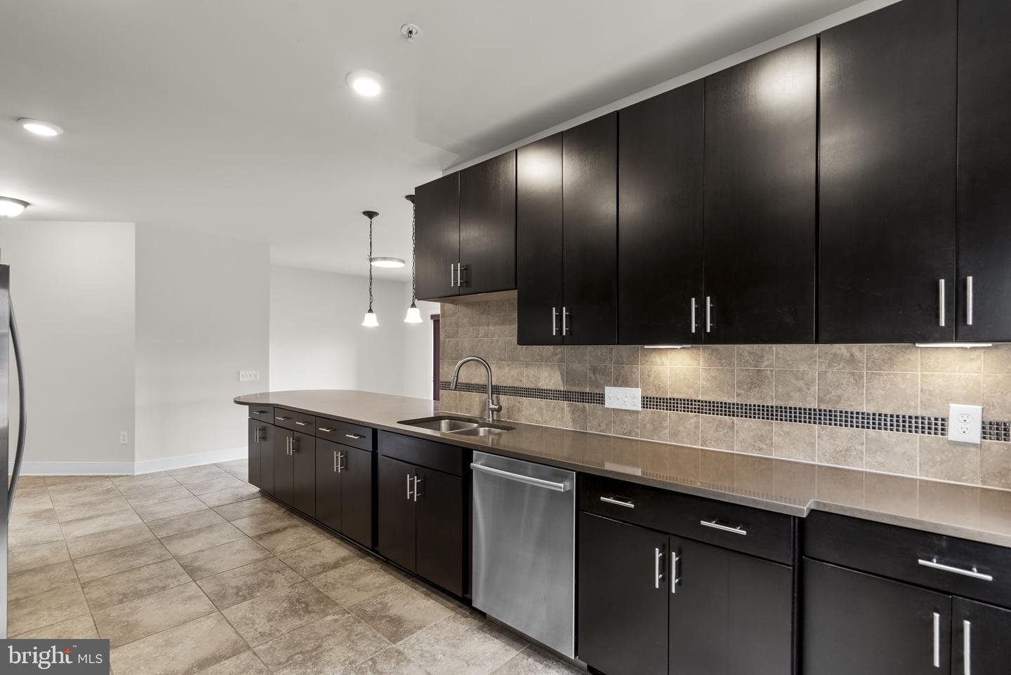 2905 Bleeker St #205 Property Photo 19