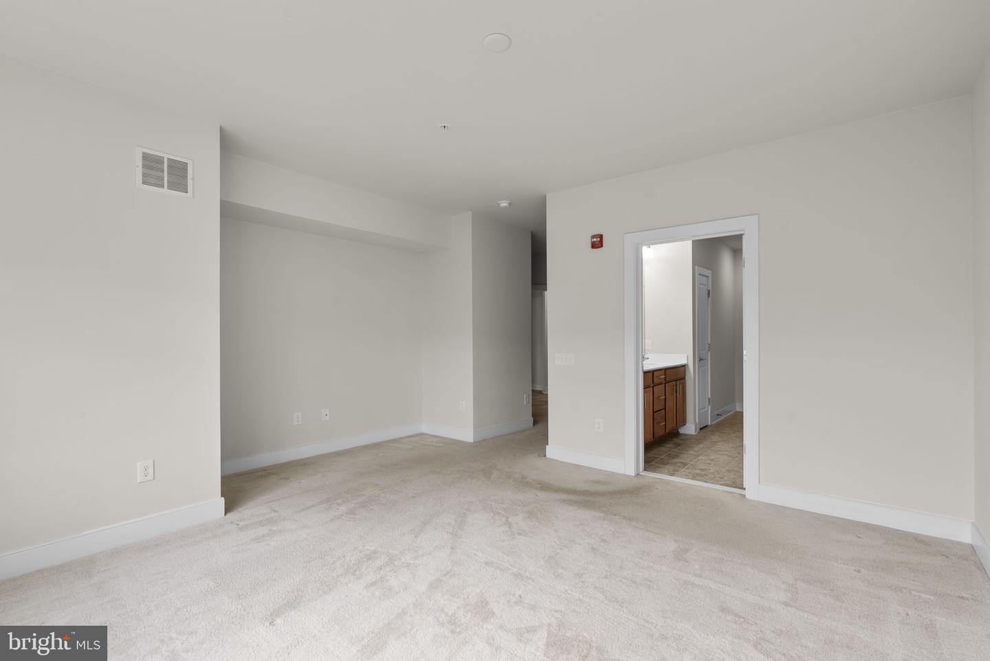 2905 Bleeker St #205 Property Photo 25