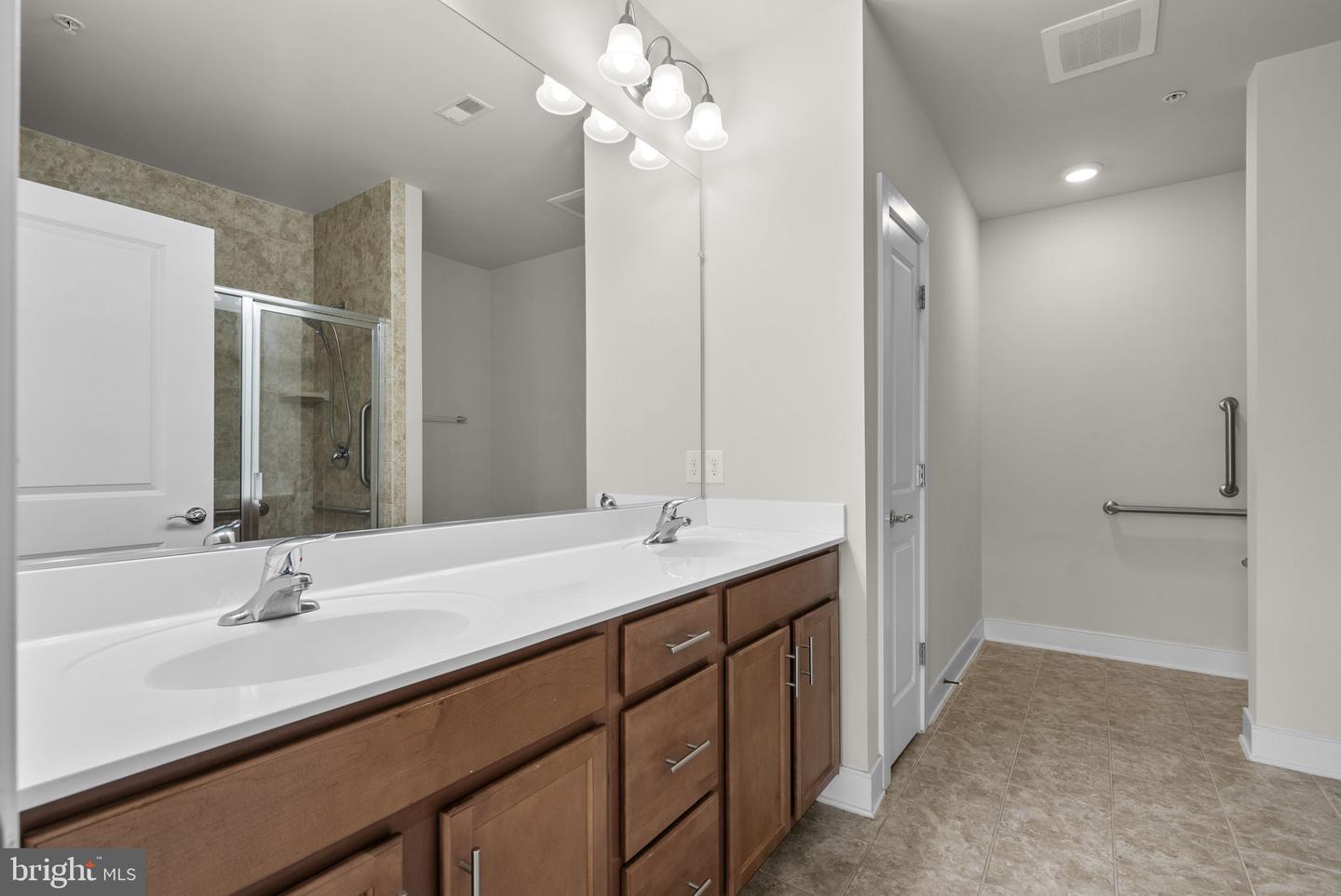 2905 Bleeker St #205 Property Photo 26