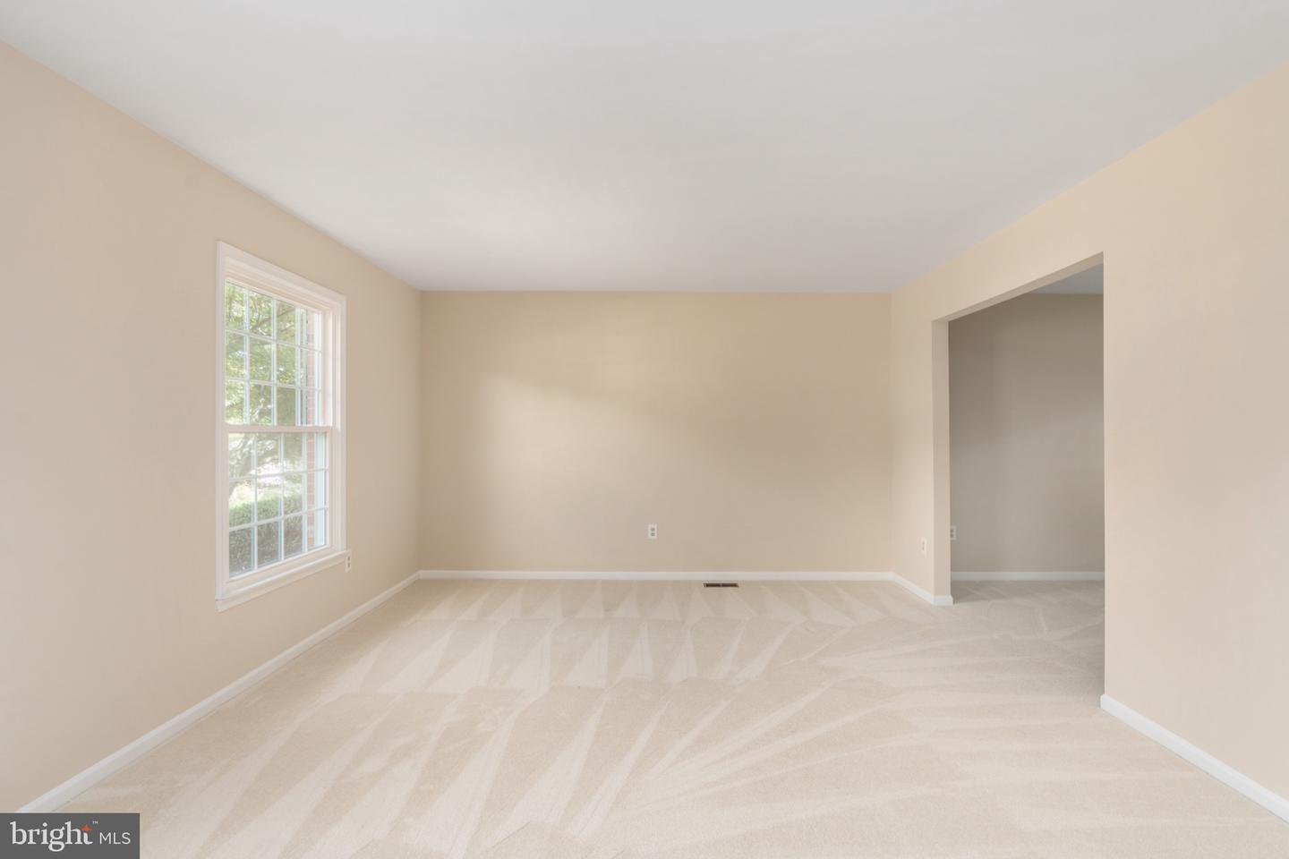 9511 Shipwright Dr Property Photo 6