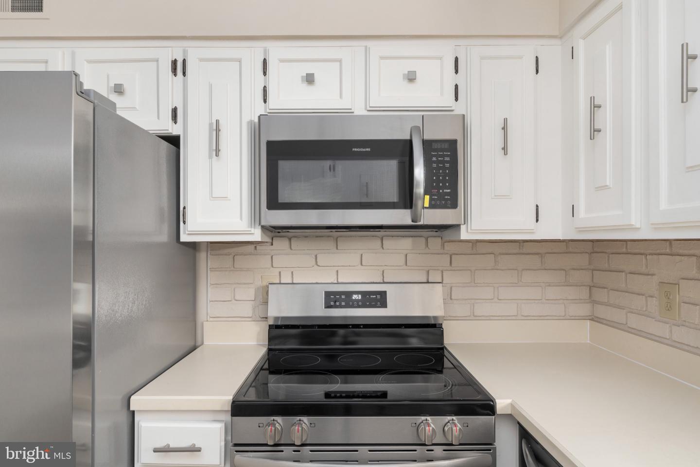 9511 Shipwright Dr Property Photo 11