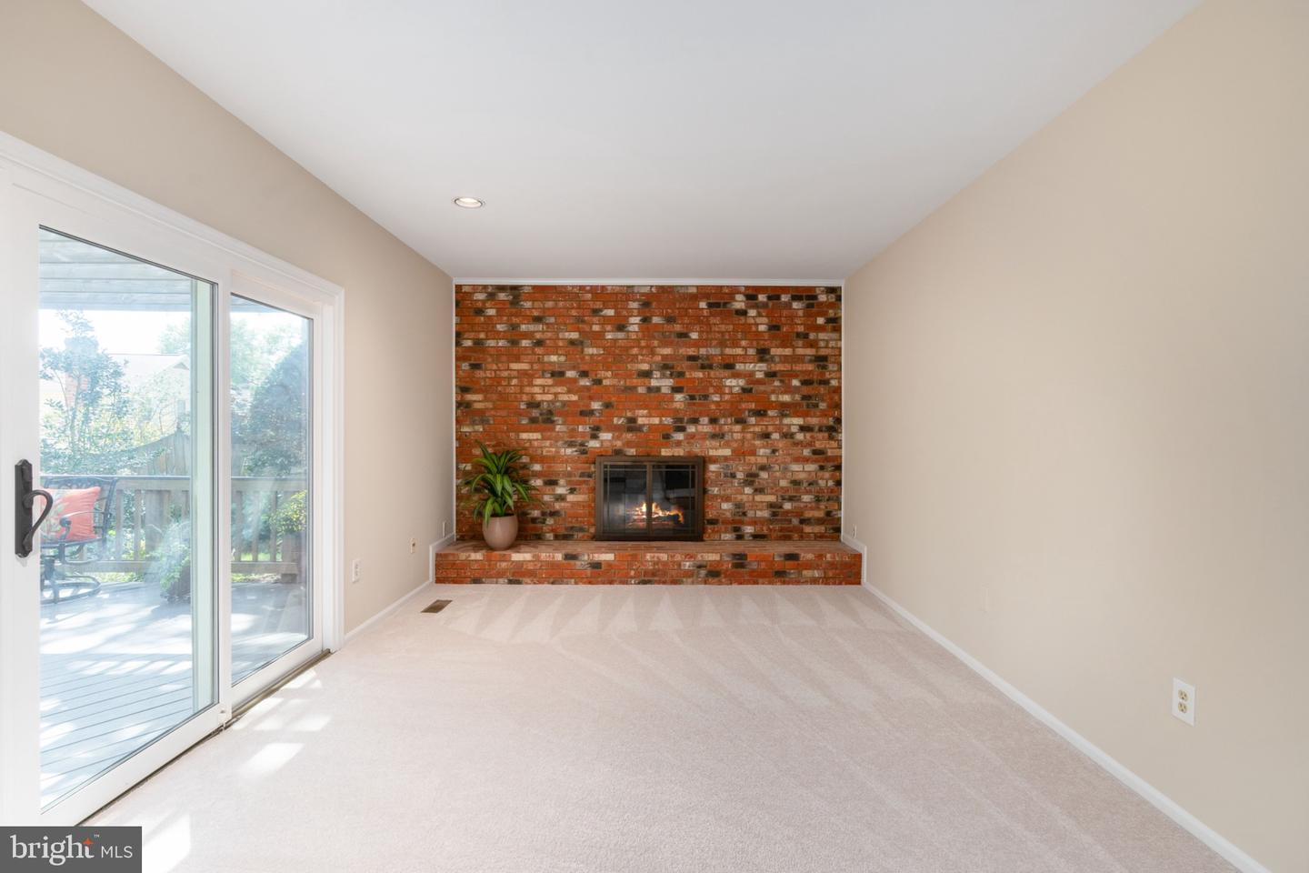 9511 Shipwright Dr Property Photo 16