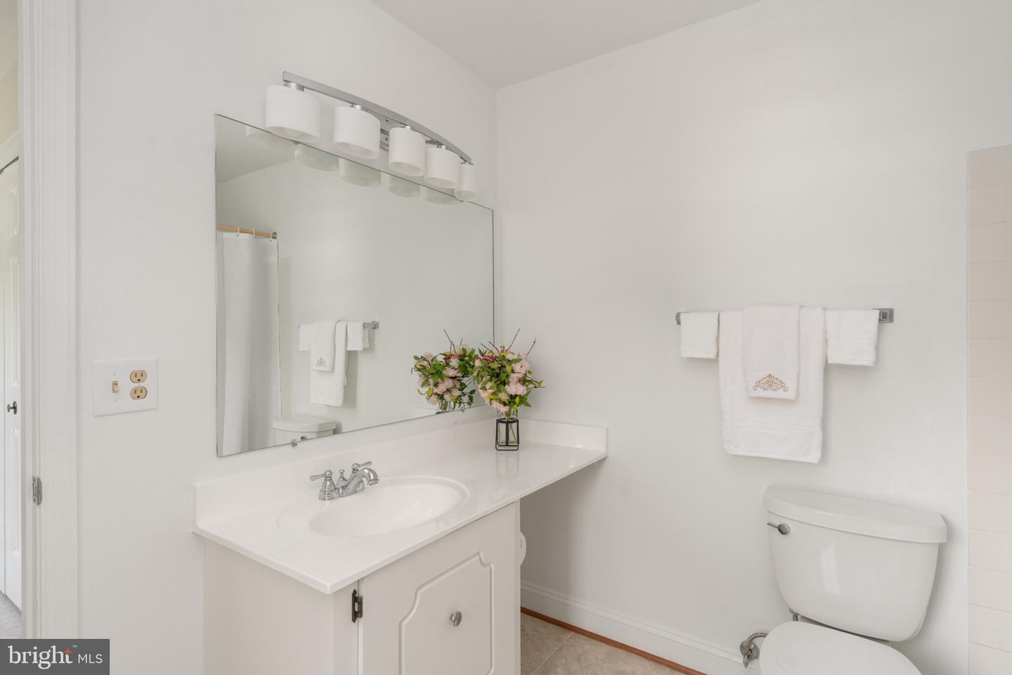 9511 Shipwright Dr Property Photo 27