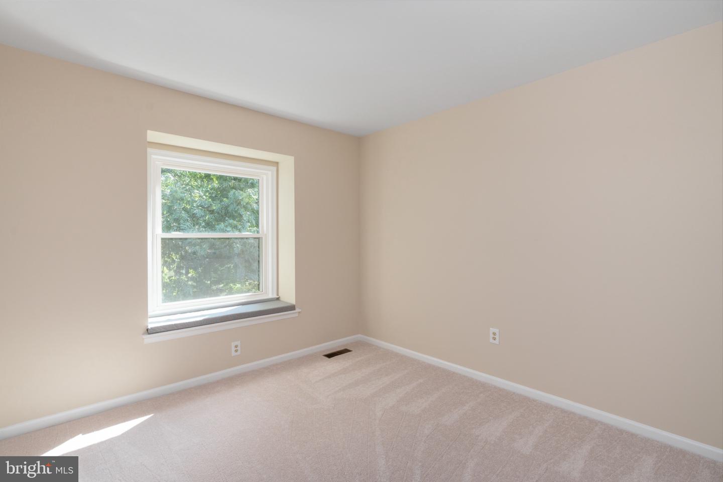 9511 Shipwright Dr Property Photo 31