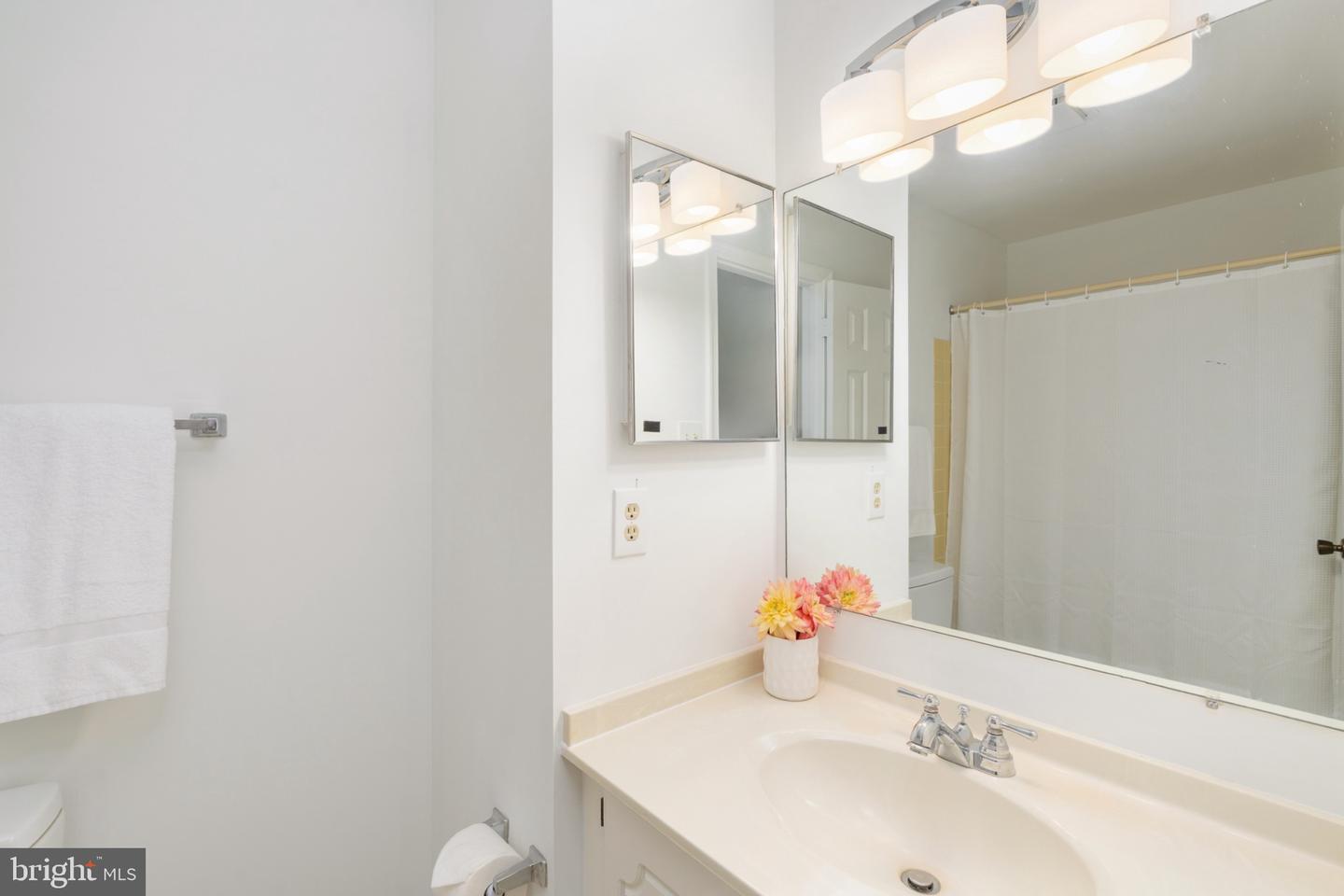 9511 Shipwright Dr Property Photo 32