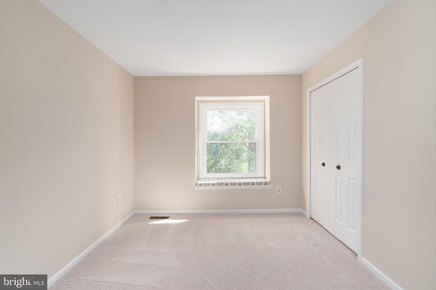 9511 Shipwright Dr Property Photo 35