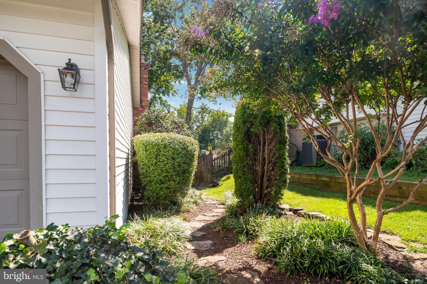 9511 Shipwright Dr Property Photo 46