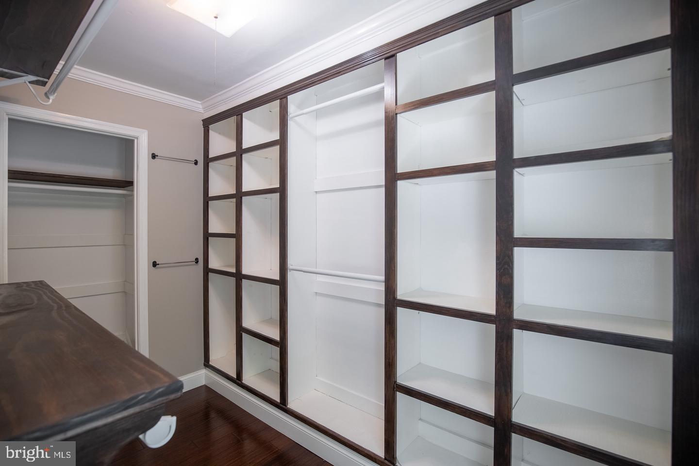 4836 Gainsborough Dr Property Photo 23