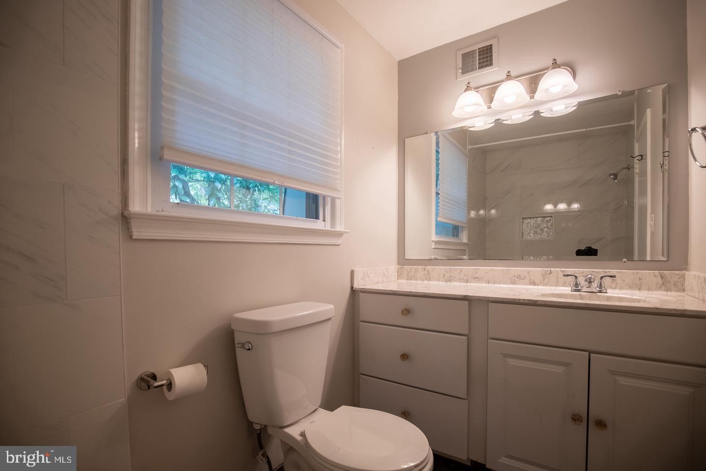 4836 Gainsborough Dr Property Photo 30