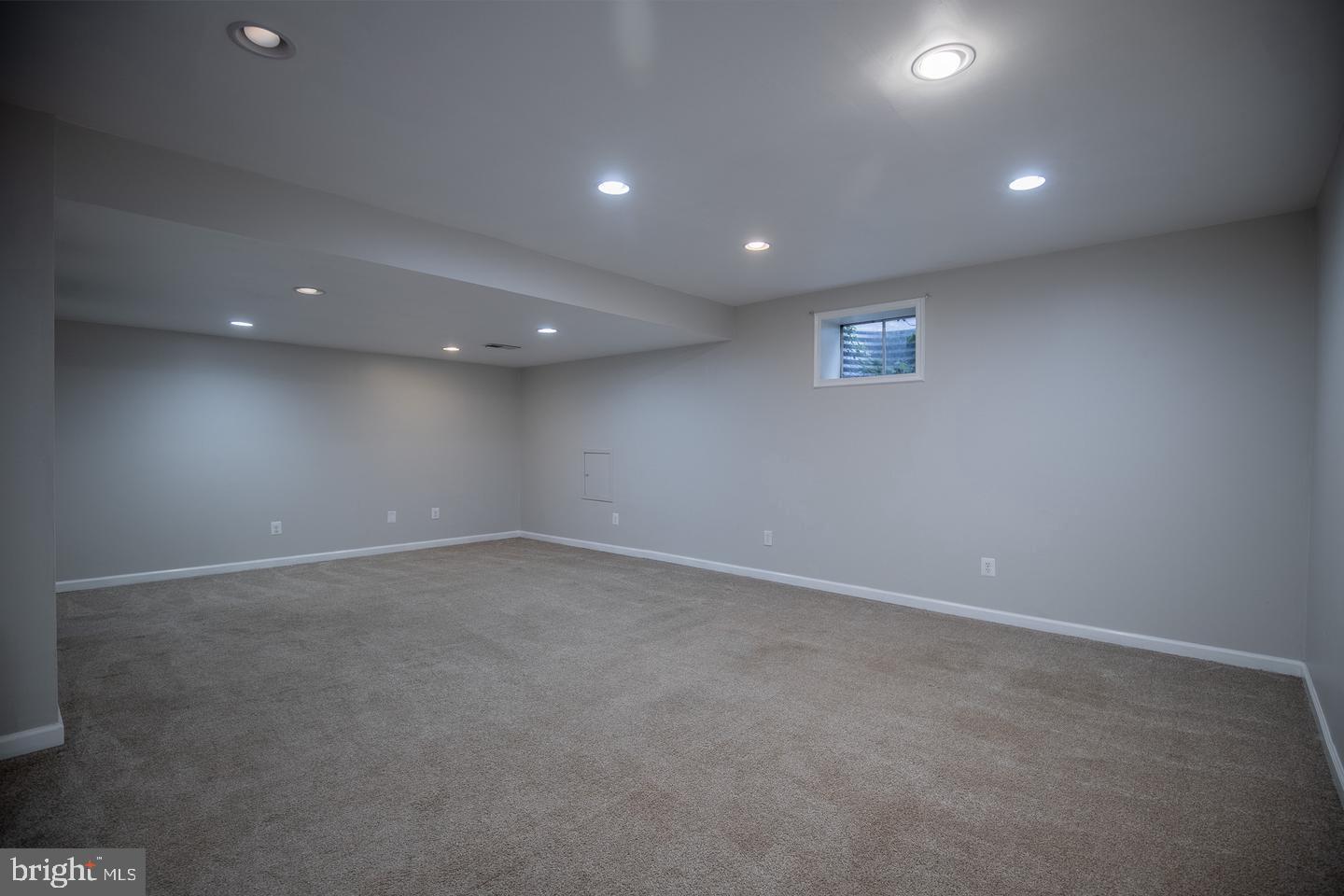 4836 Gainsborough Dr Property Photo 33