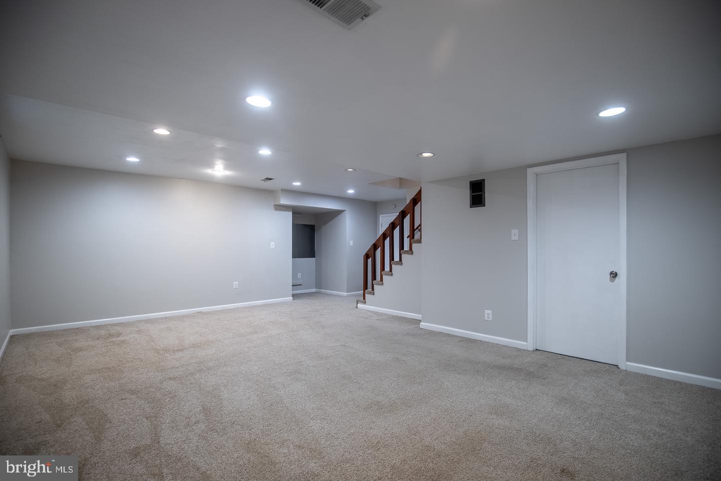 4836 Gainsborough Dr Property Photo 34