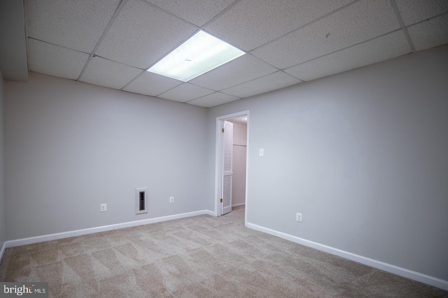 4836 Gainsborough Dr Property Photo 35