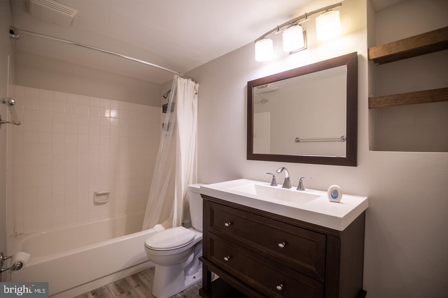 4836 Gainsborough Dr Property Photo 38