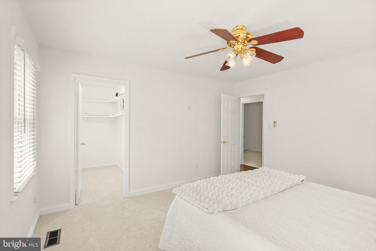 9507 Burdett Rd Property Photo 21