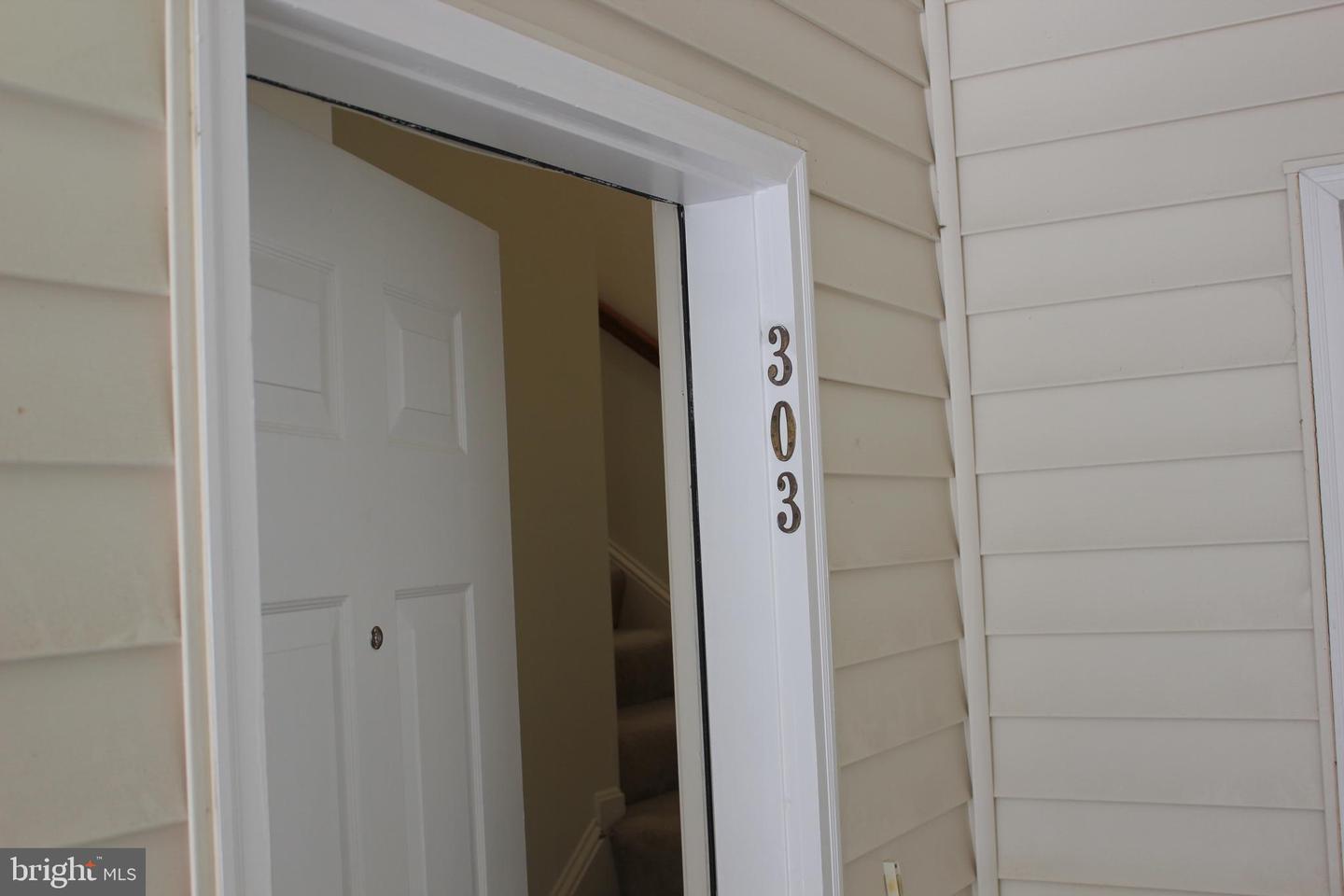 2491 QUICK ST #303 Property Photo 1