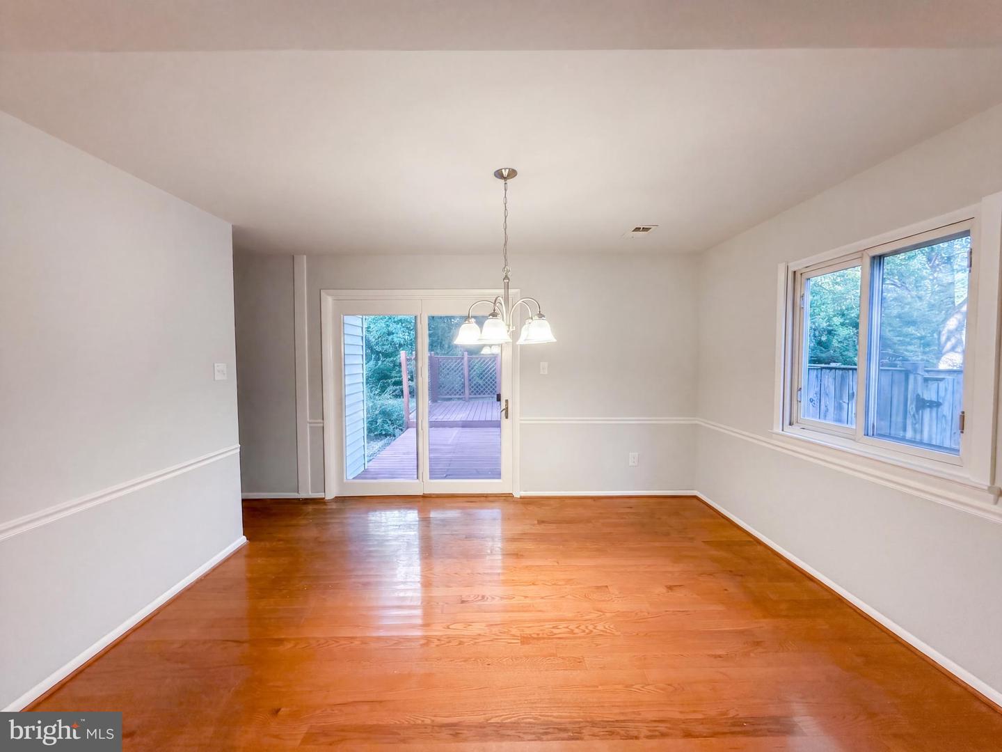662 Herndon Pkwy Property Photo 7