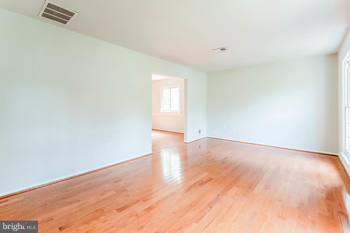 662 Herndon Pkwy Property Photo 8