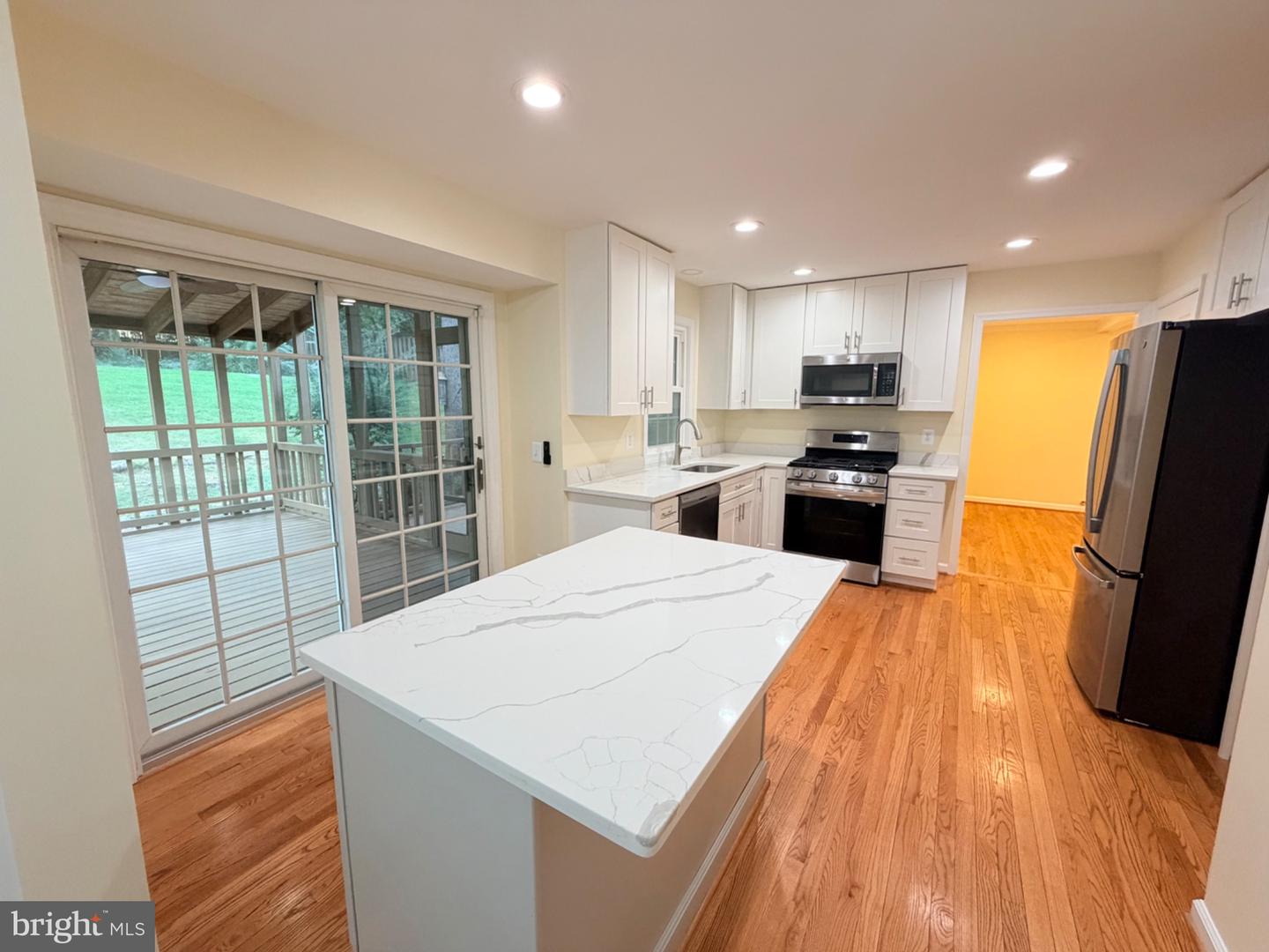 8853 Applecross Ln Property Photo 3