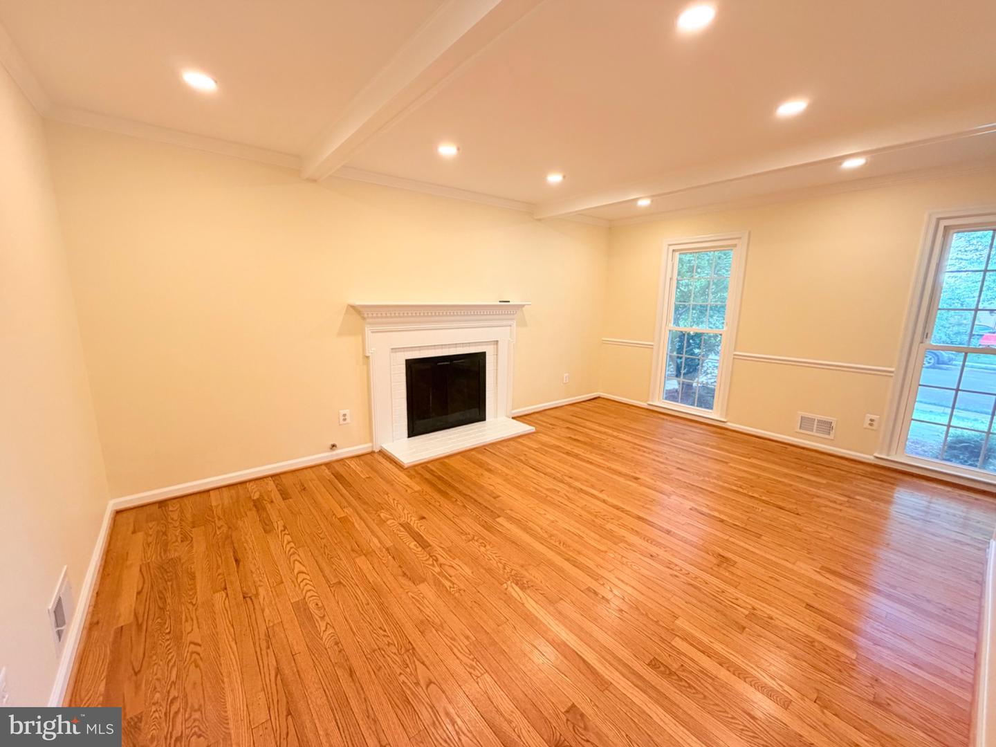 8853 Applecross Ln Property Photo 7