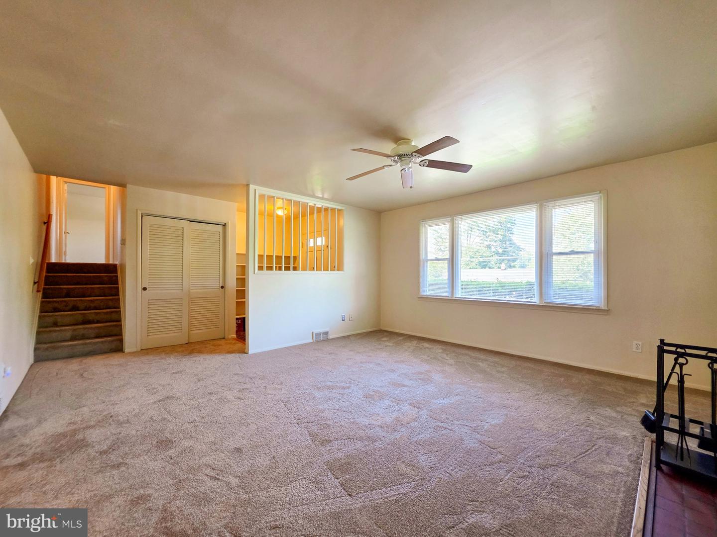 7511 Elgar St Property Photo 3
