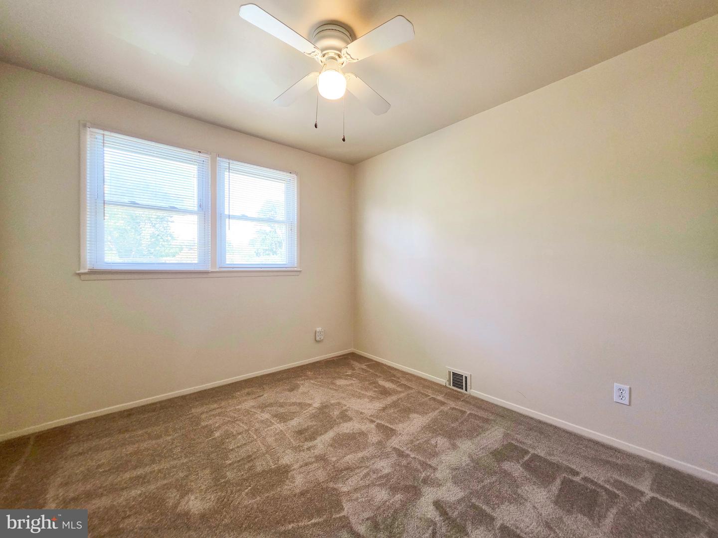 7511 Elgar St Property Photo 12