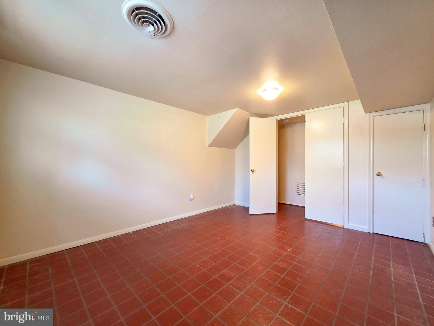 7511 Elgar St Property Photo 22
