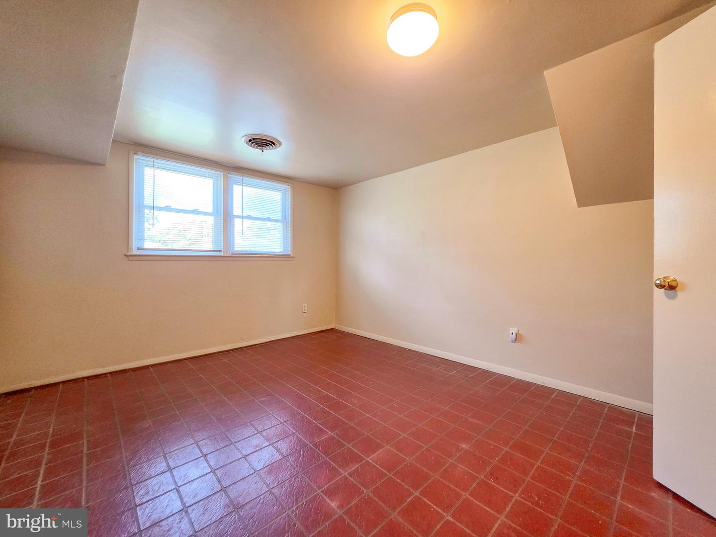 7511 Elgar St Property Photo 23