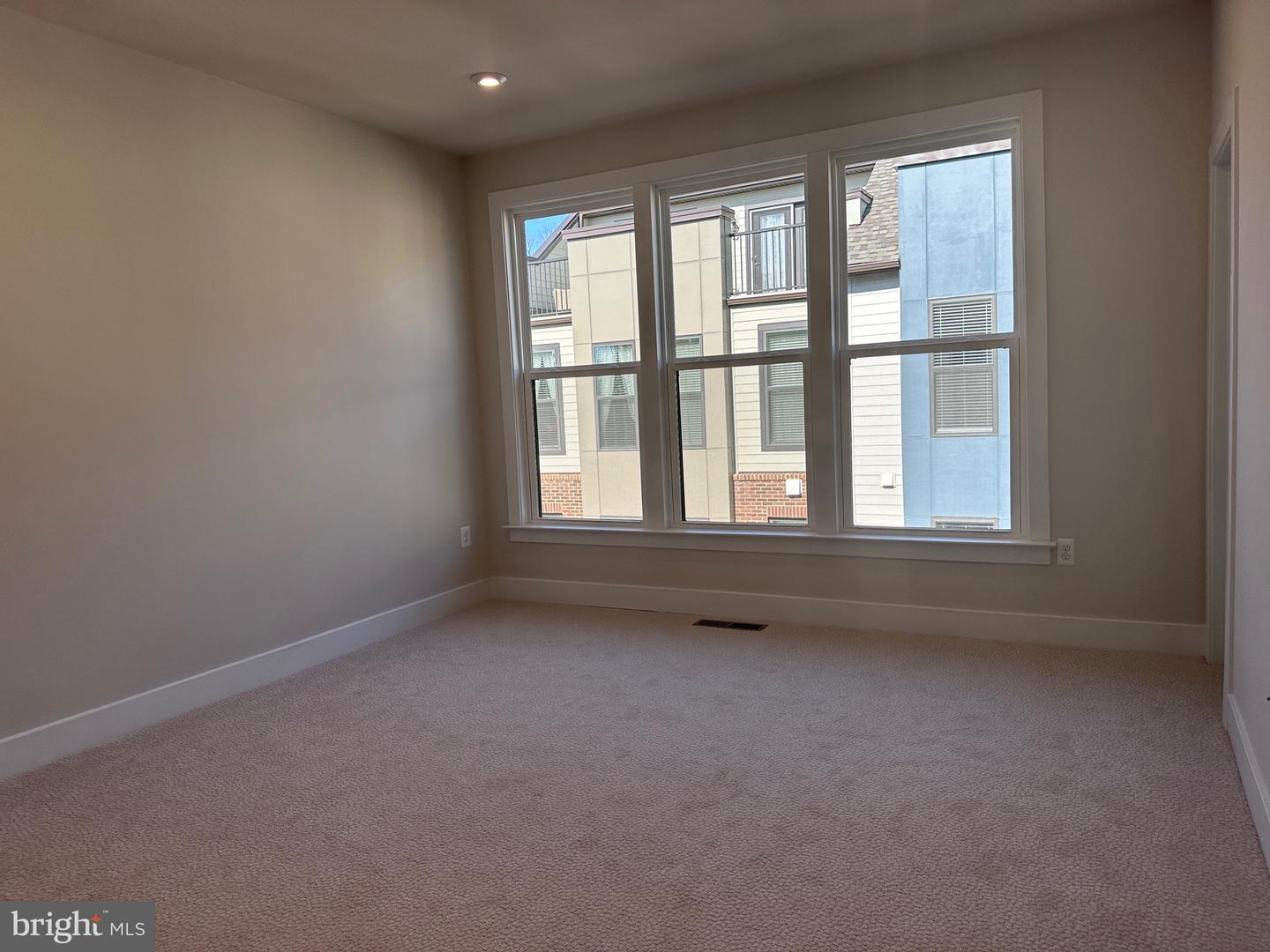 2453 Liberty Loop Property Photo 8