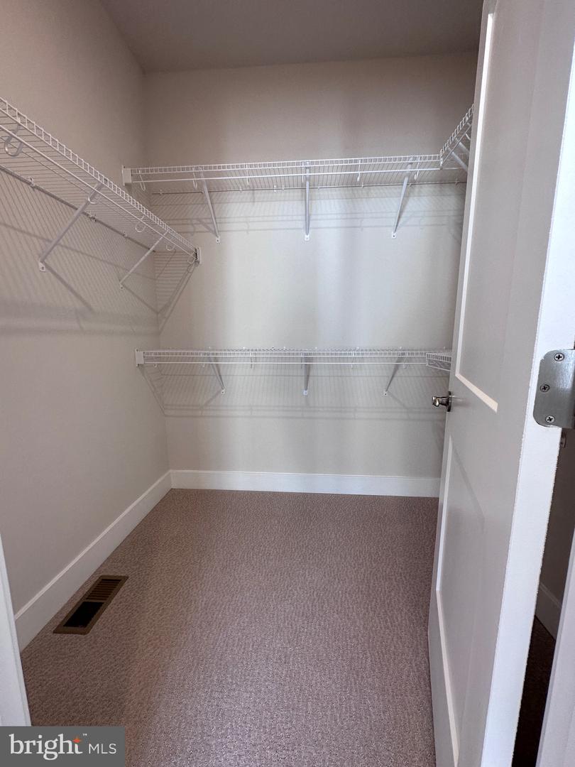 2453 Liberty Loop Property Photo 12