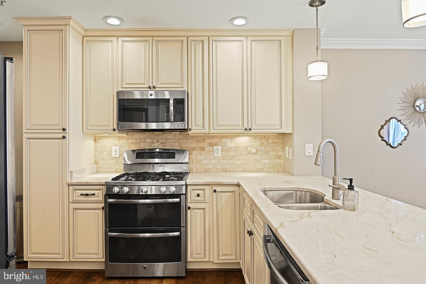 12908 Fair Briar Ln Property Photo 9