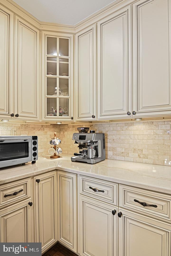 12908 Fair Briar Ln Property Photo 11