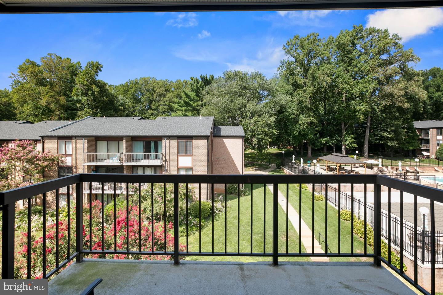 9728 Kingsbridge Dr #302 Property Photo 17