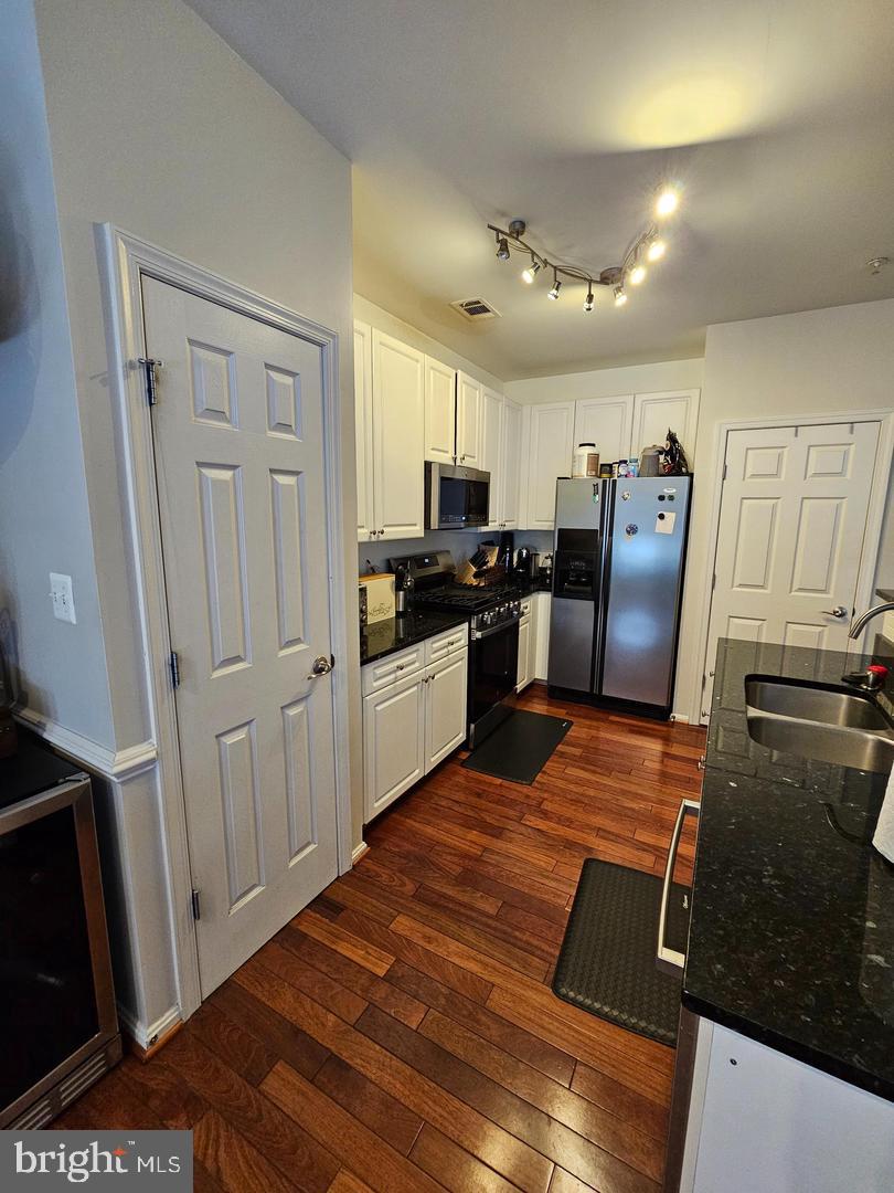 2651 Park Tower Dr #306 Property Photo 8