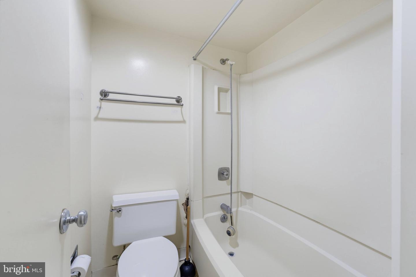 8370 Greensboro Dr #610 Property Photo 18