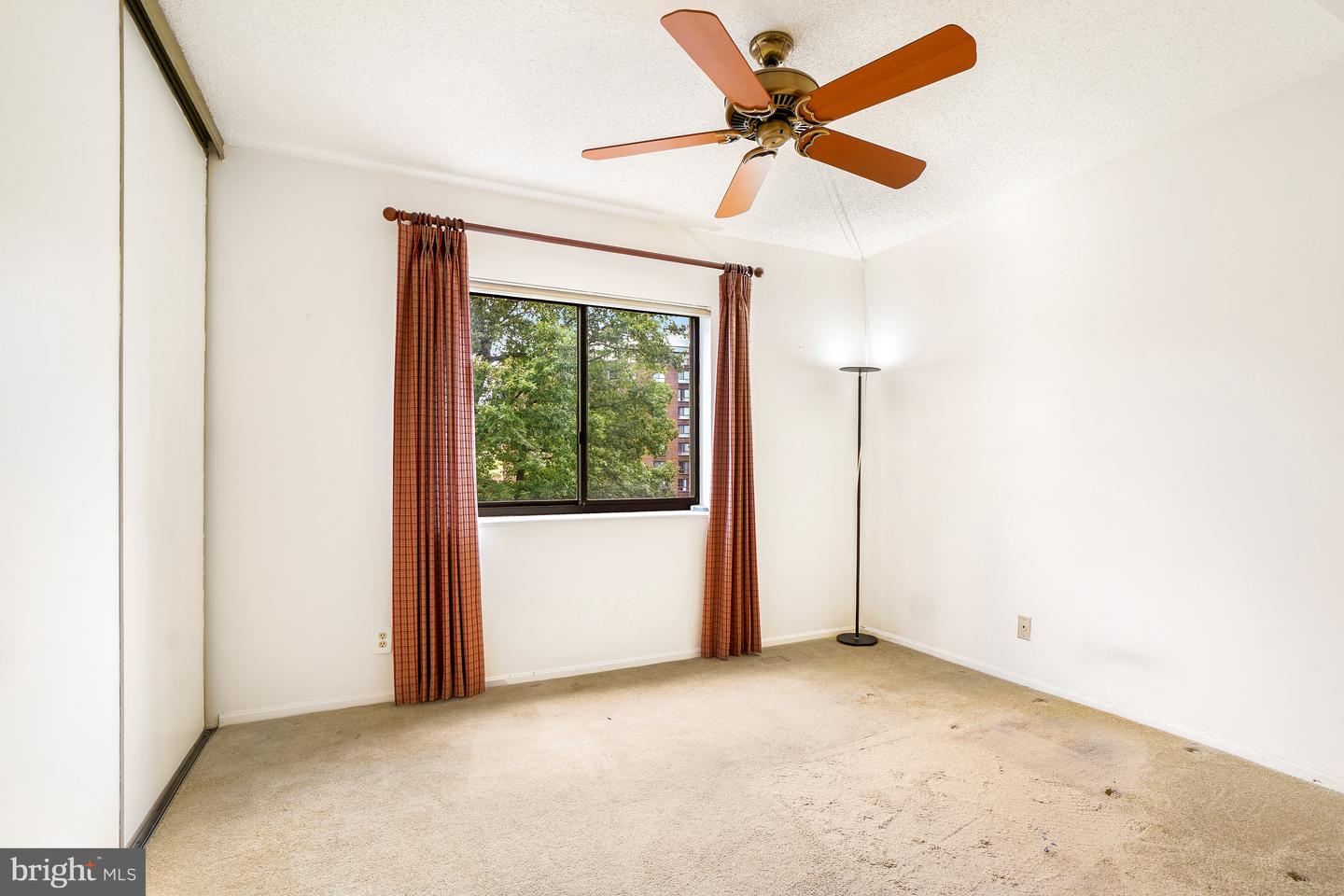 5904 Mount Eagle Dr #114 Property Photo 5