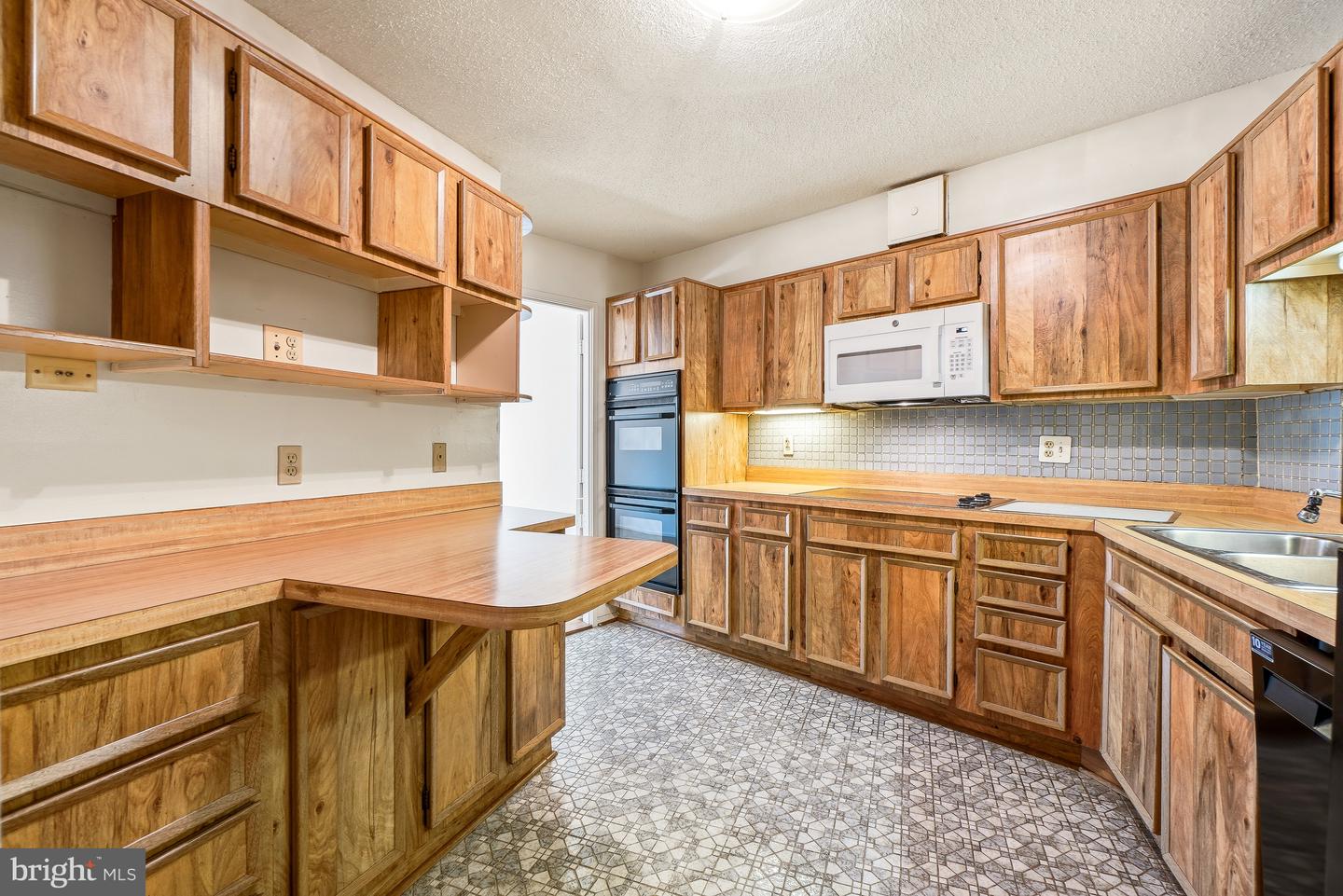 5904 Mount Eagle Dr #114 Property Photo 14