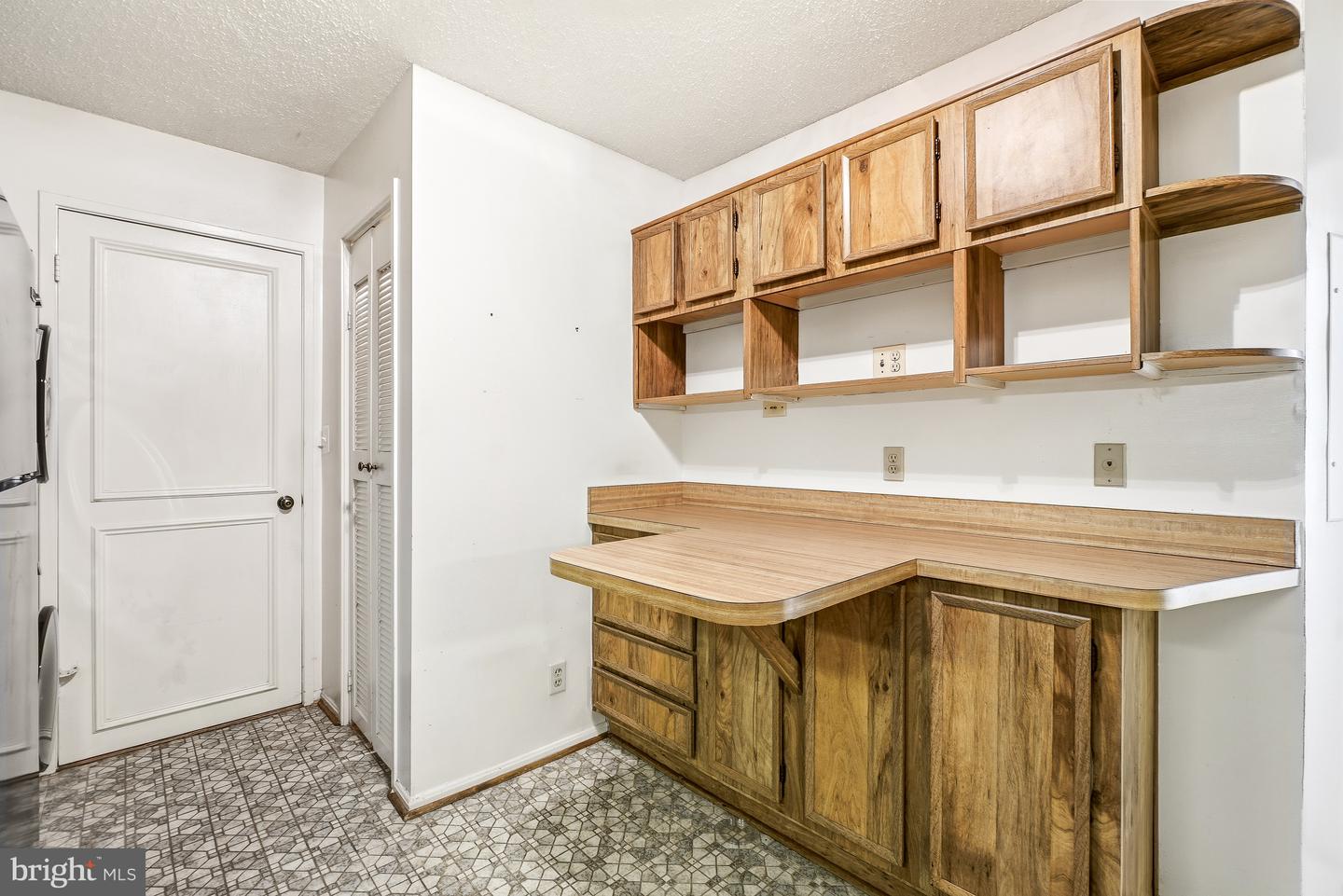 5904 Mount Eagle Dr #114 Property Photo 15