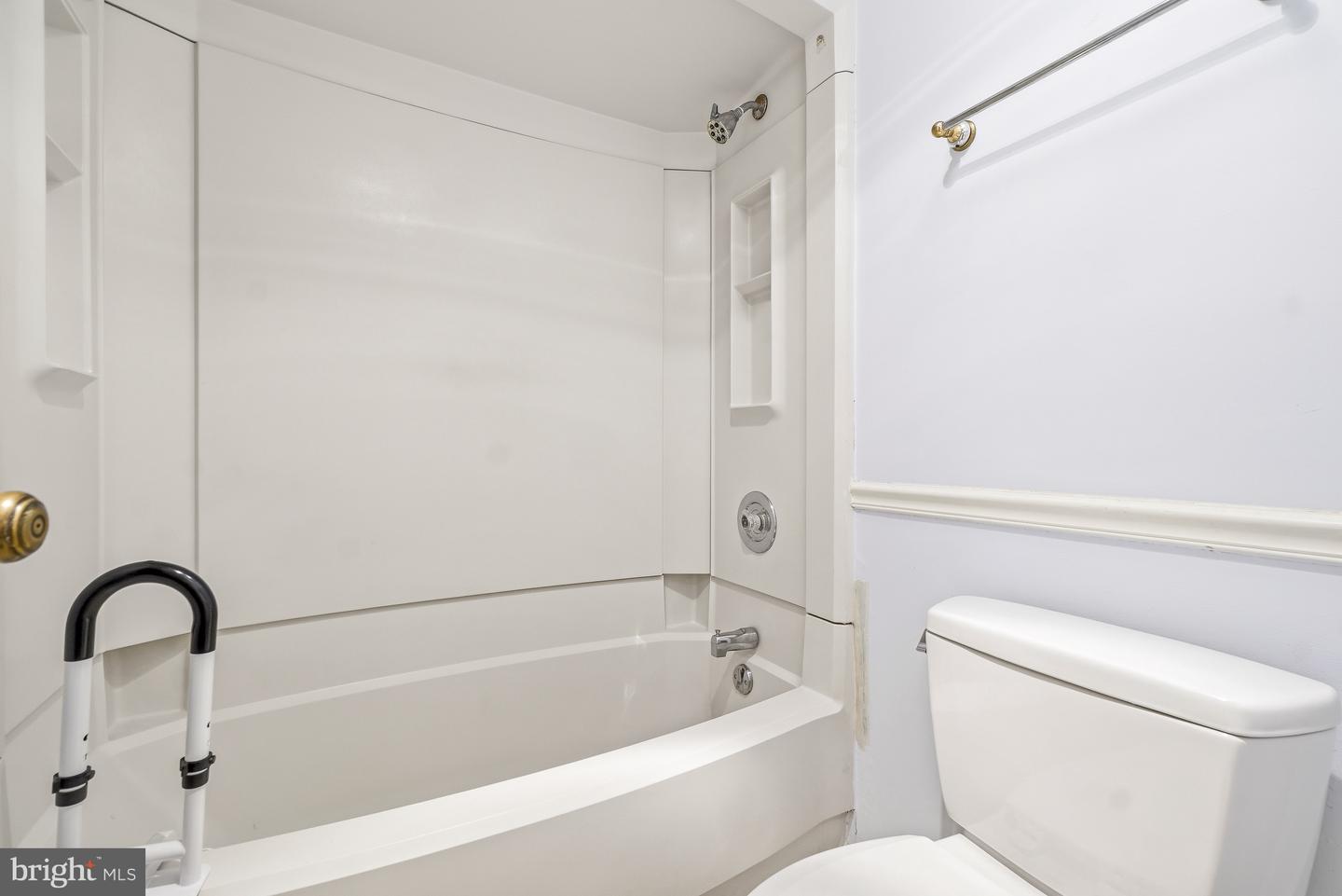5904 Mount Eagle Dr #114 Property Photo 22
