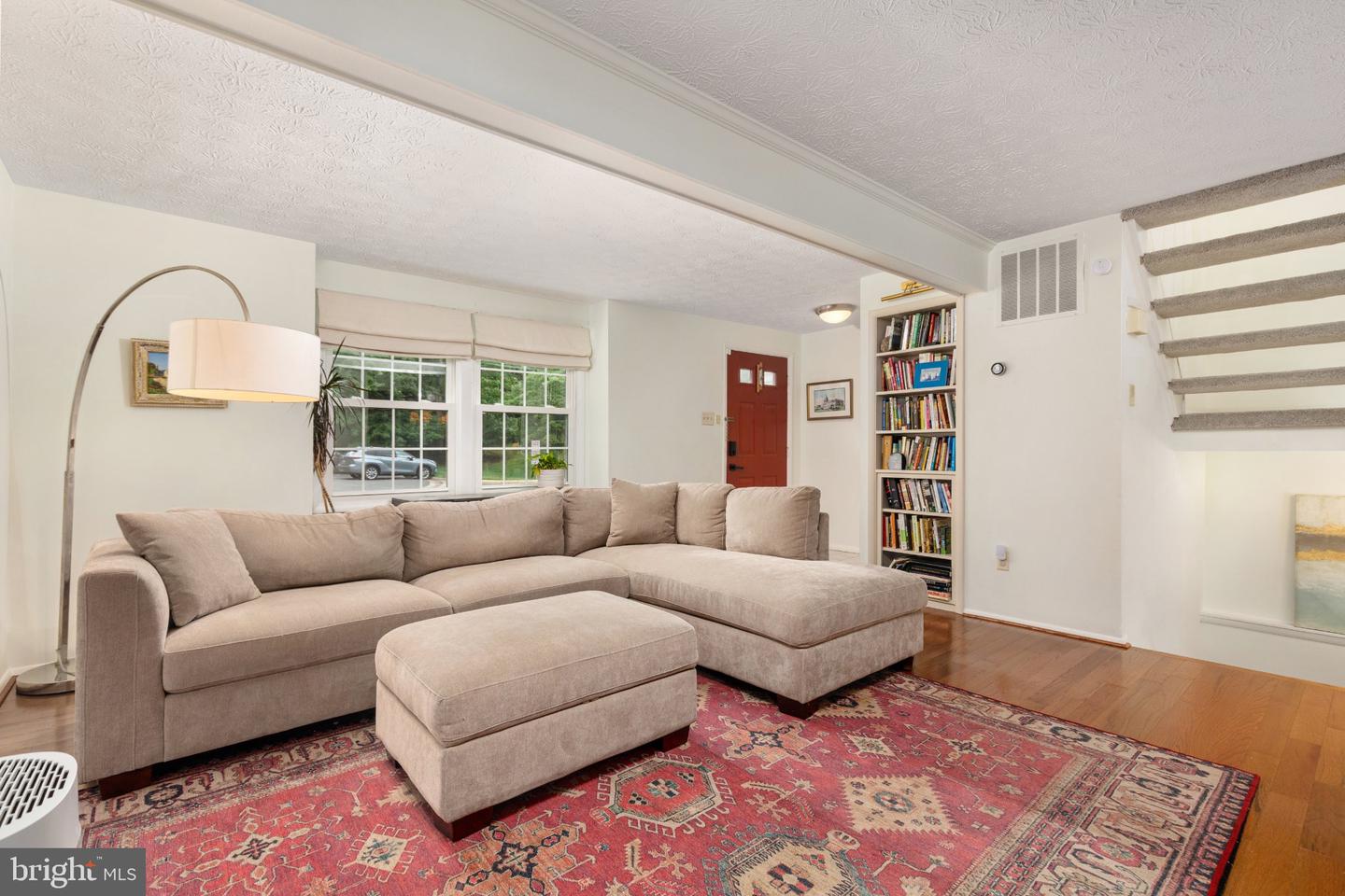 2323 Middle Creek Ln Property Photo 4