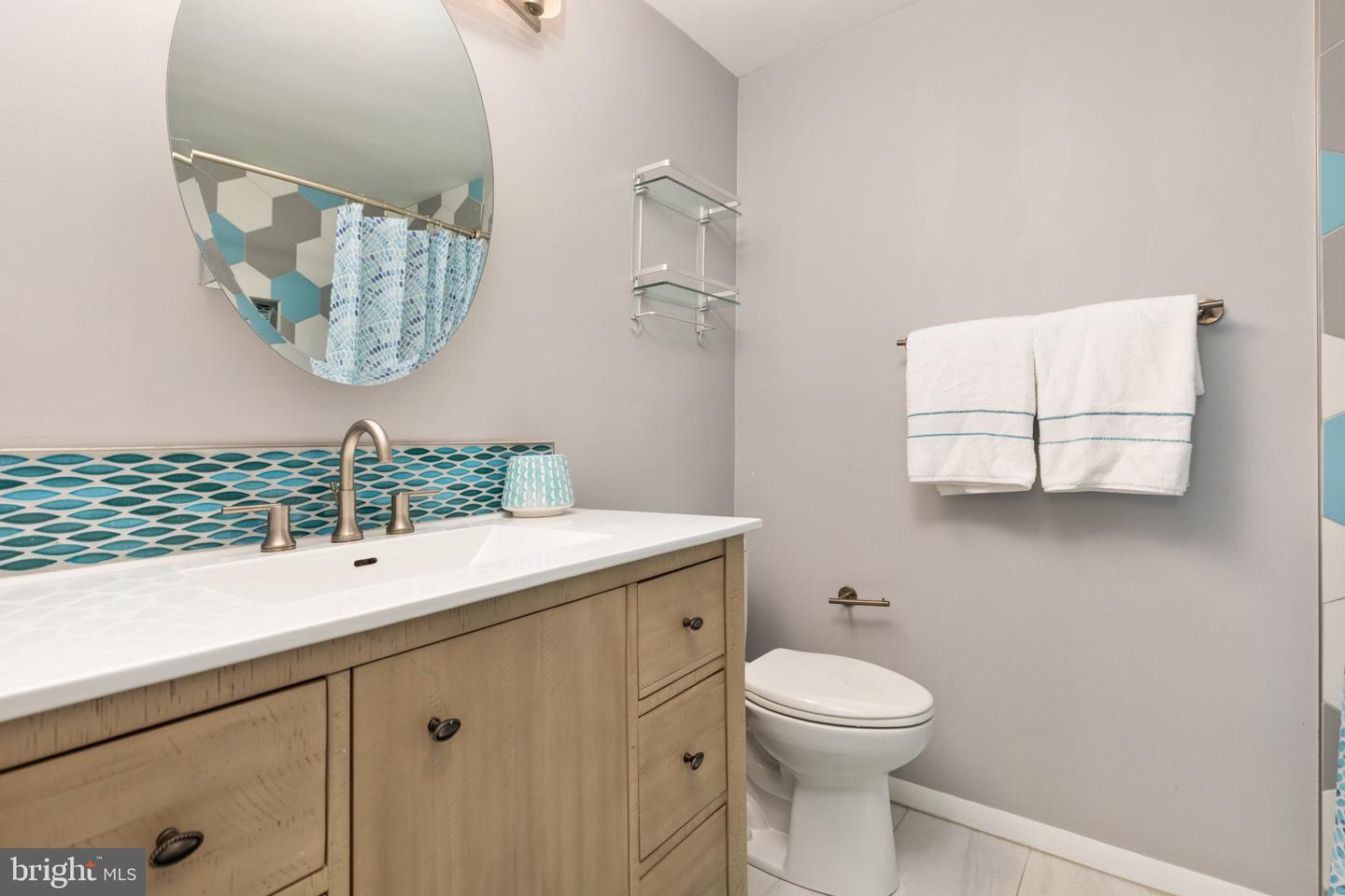 2323 Middle Creek Ln Property Photo 18